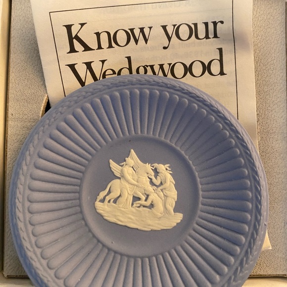 Wedgewood Miniature Plate! - Picture 1 of 6